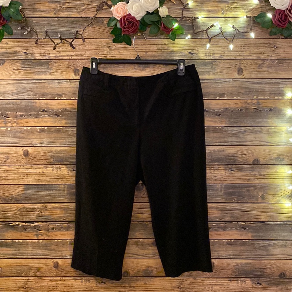 Cute black Capri pants